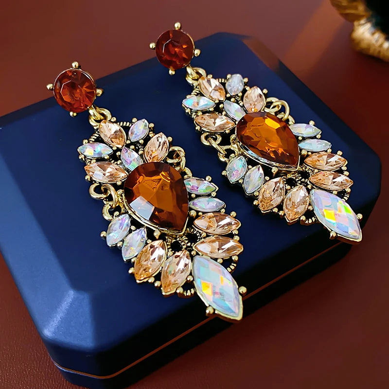 Vintage Full Rhinestone Women's Earrings Luxury Leaf Shaped Palace Earrings European And American Ear Jewelry For Party Wedding