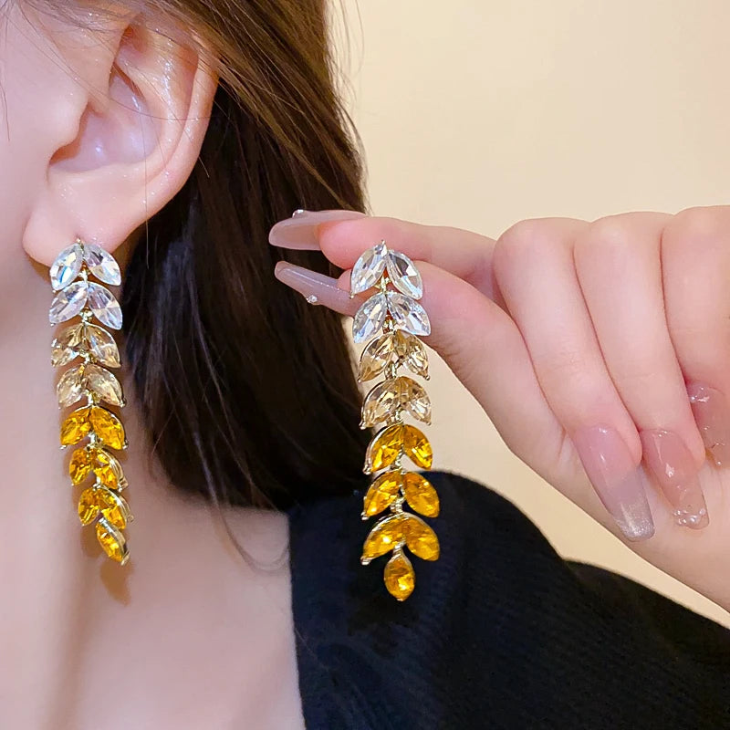 Vintage Full Rhinestone Women's Earrings Luxury Leaf Shaped Palace Earrings European And American Ear Jewelry For Party Wedding